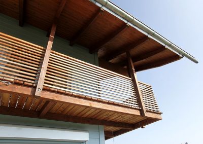 Holzbalkon