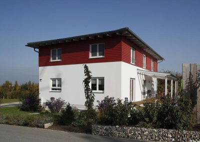 Schlüsselfertiges Haus von Kaiser Holzbau in Straßkirchen