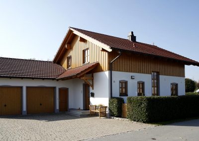 Haus im Landhaus-Stil, Doppelgarage