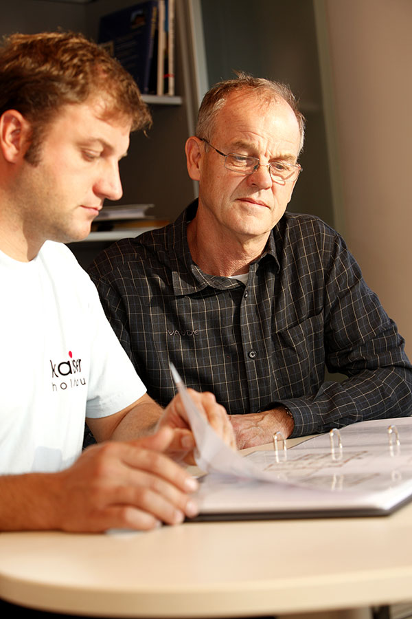 Johann Kaiser und das Team bei Kaiser Holzbau Johann Kaiser und das Team bei Kaiser Holzbau