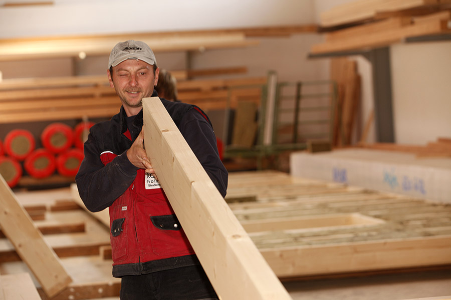 Fertigung der Holzbauelemente Fertigung der Holzbauelemente
