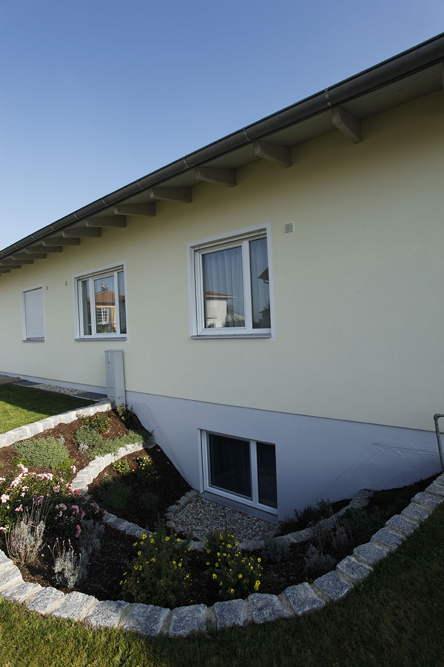 Unterkellerter Bungalow aus Holz