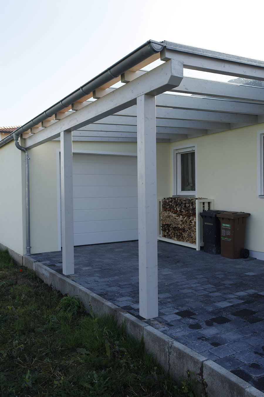 Carport am Bungalow