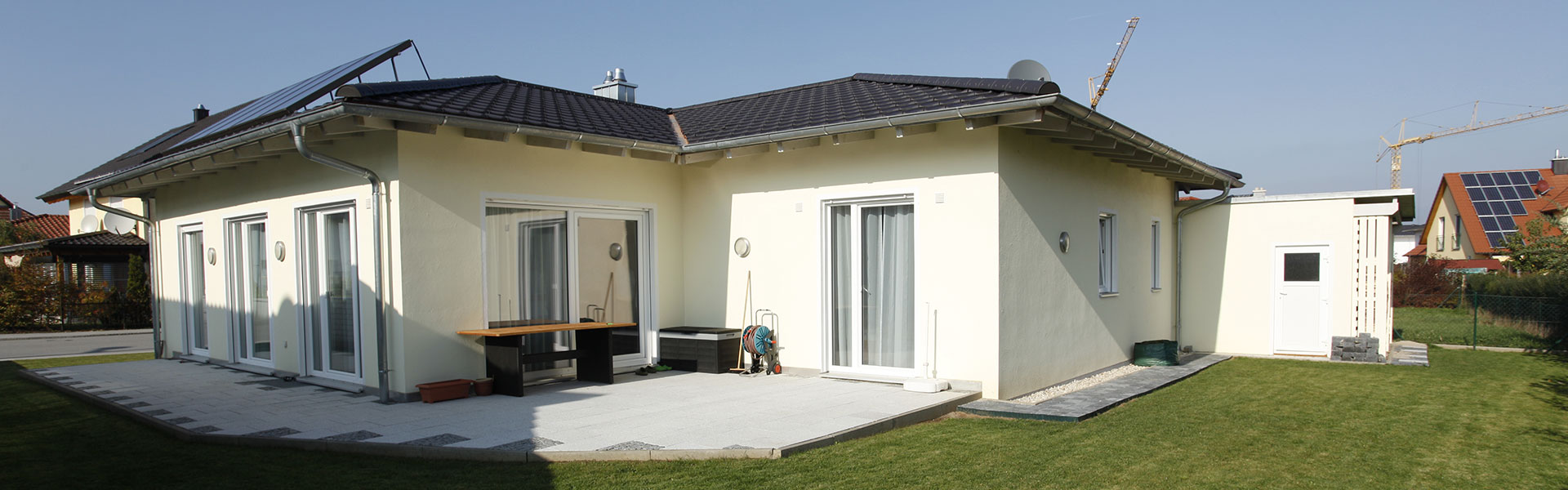Unterkellerter Bungalow aus Holz