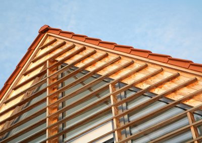 Beschattung am Holzhaus